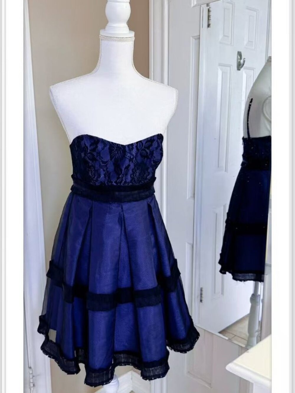 BCBG dark lace trim tiers cocktail dress size 8